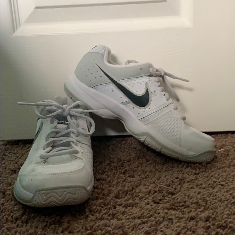NEW Nike